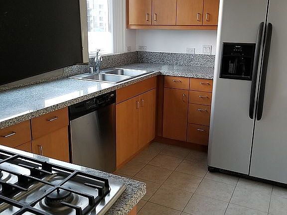 5th image of 875 G St Unit 304