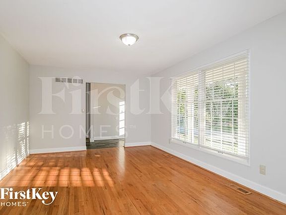 3rd image of 317 Hill Trail Dr