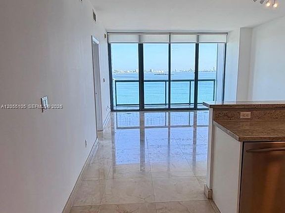 3rd image of 601 NE 36th St APT 1311