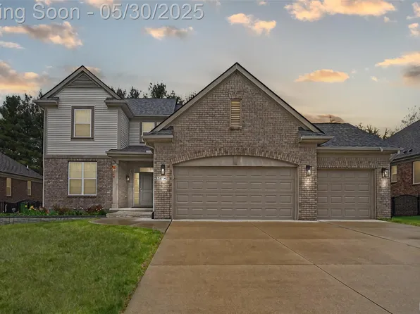 24759 Kabarda Dr, Macomb, MI 48042