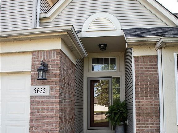 2nd image of 5635 Pinehurst Dr #206