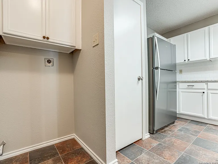 16522 Alwick Ln — Photo 8