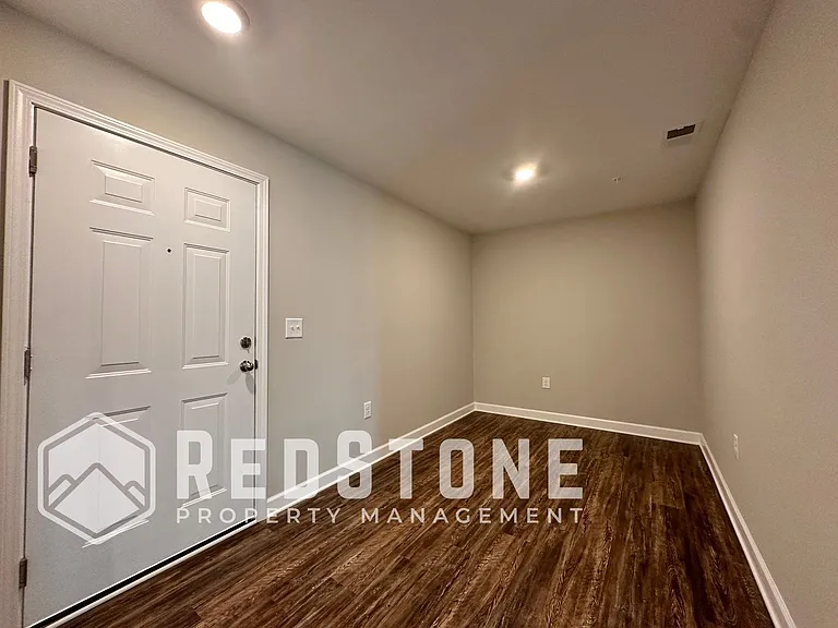 Westbrook Apartments — Photo 10
