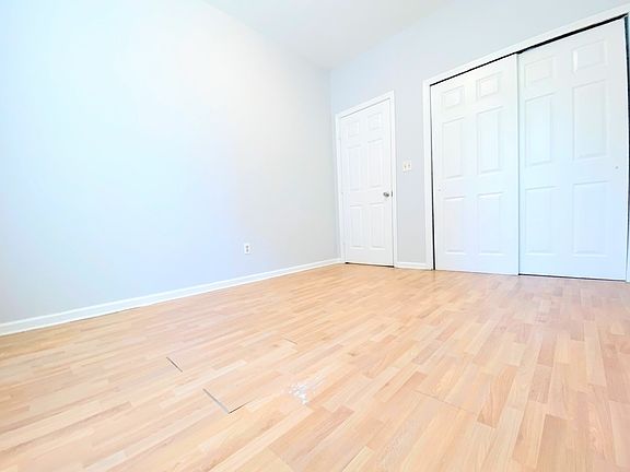 3rd image of 347 Franklin Ave #1R