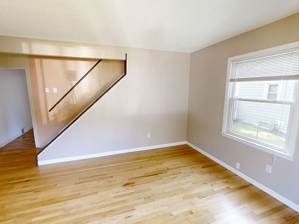 1st image of 1300 Hull Ave