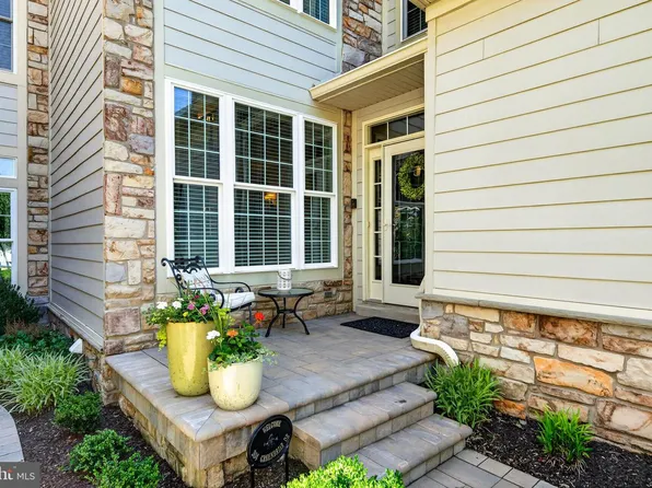 304 Greenbriar Dr, West Chester, PA 19382