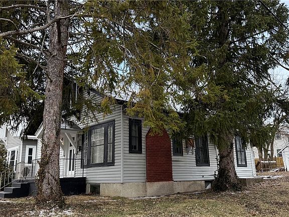 3rd image of 819 Princeton Dr