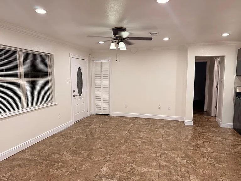 2039 Sauvage Ave — Photo 3