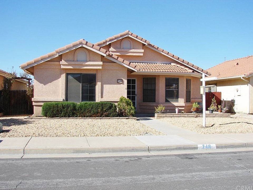 1st image of 749 Ensenada Dr