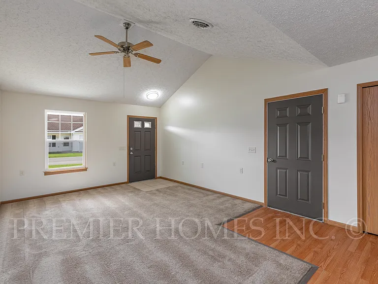 842 Serenity Ln #842 — Photo 4