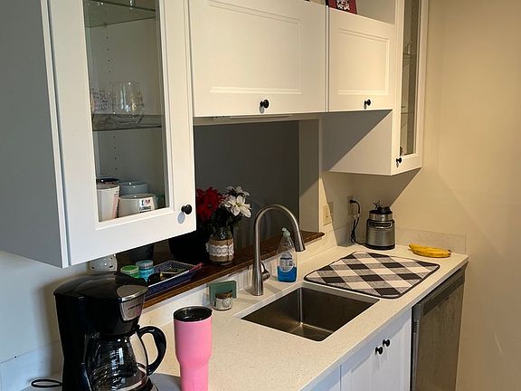 3rd image of 4 Chapman St Unit 4F