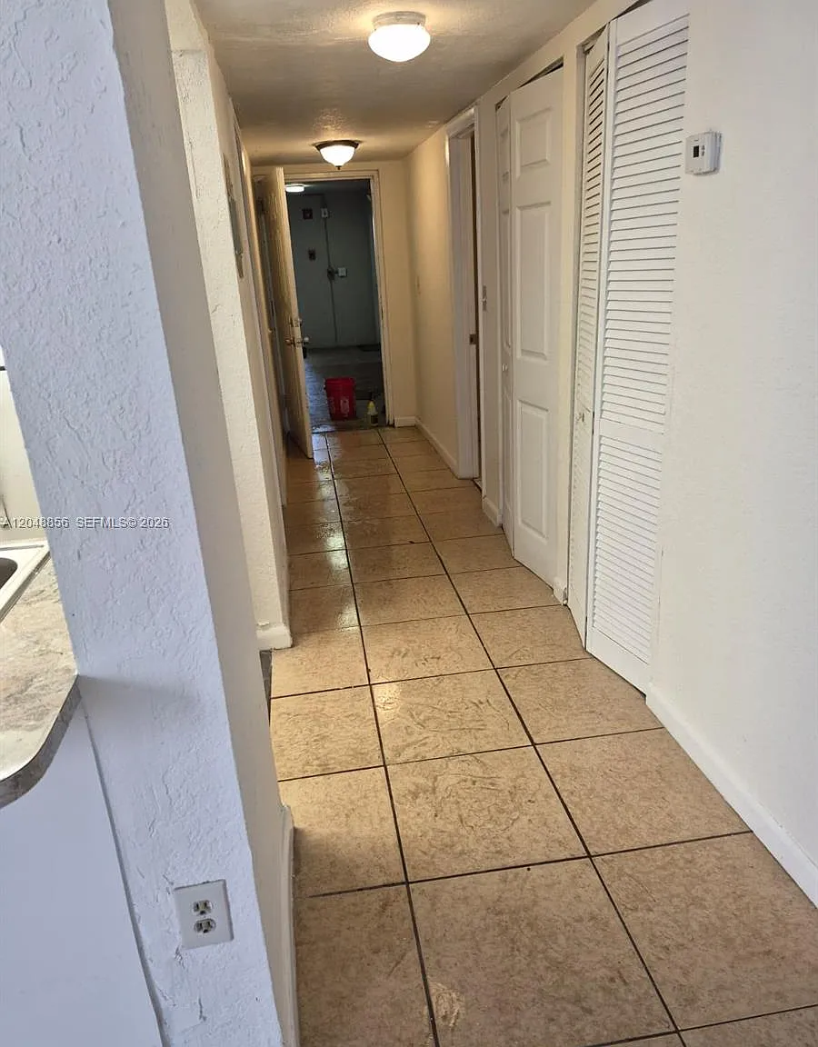 Parkway Grove Condo Part — Photo 4
