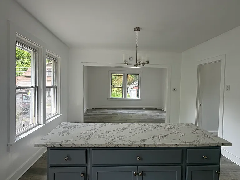3072 Auberle St — Photo 3