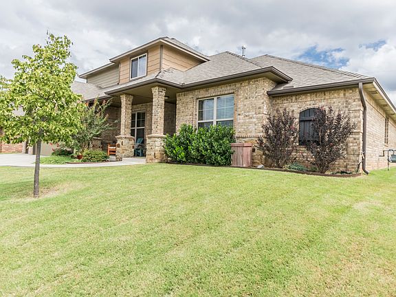 3rd image of 1041 Siena Springs Dr