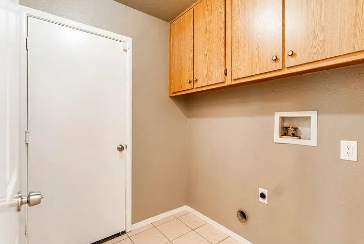 1304 Tyler Ct — Photo 46