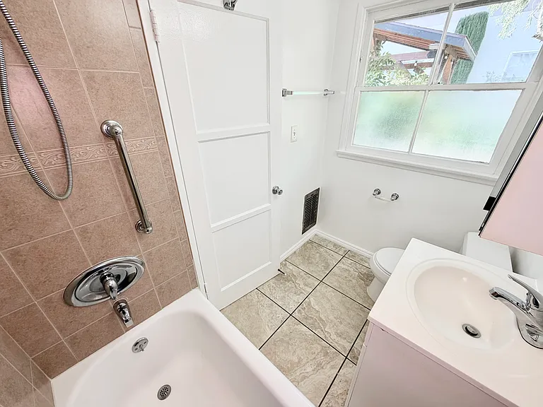 615 Linwood Ave — Photo 30