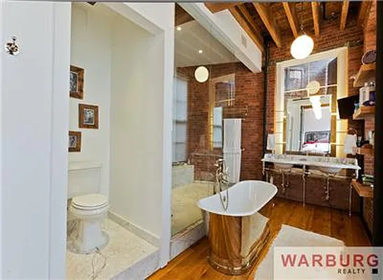 Rented by Warburg | media 26