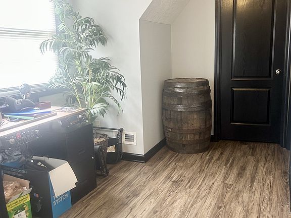 5th image of 207 Eventine Dr