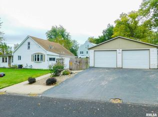 101 Hill Ave, Bartonville, IL