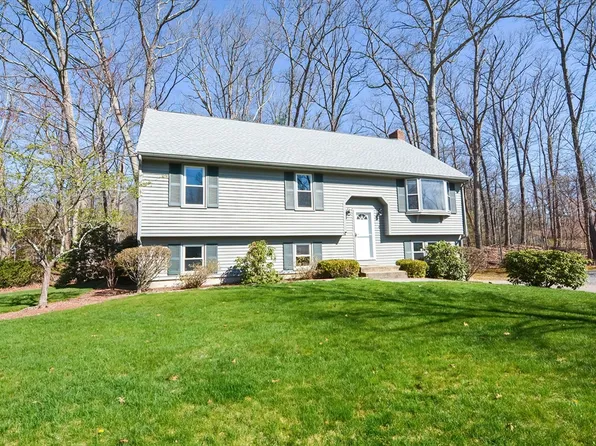 4 Nancys Way, Plainville, MA 02762