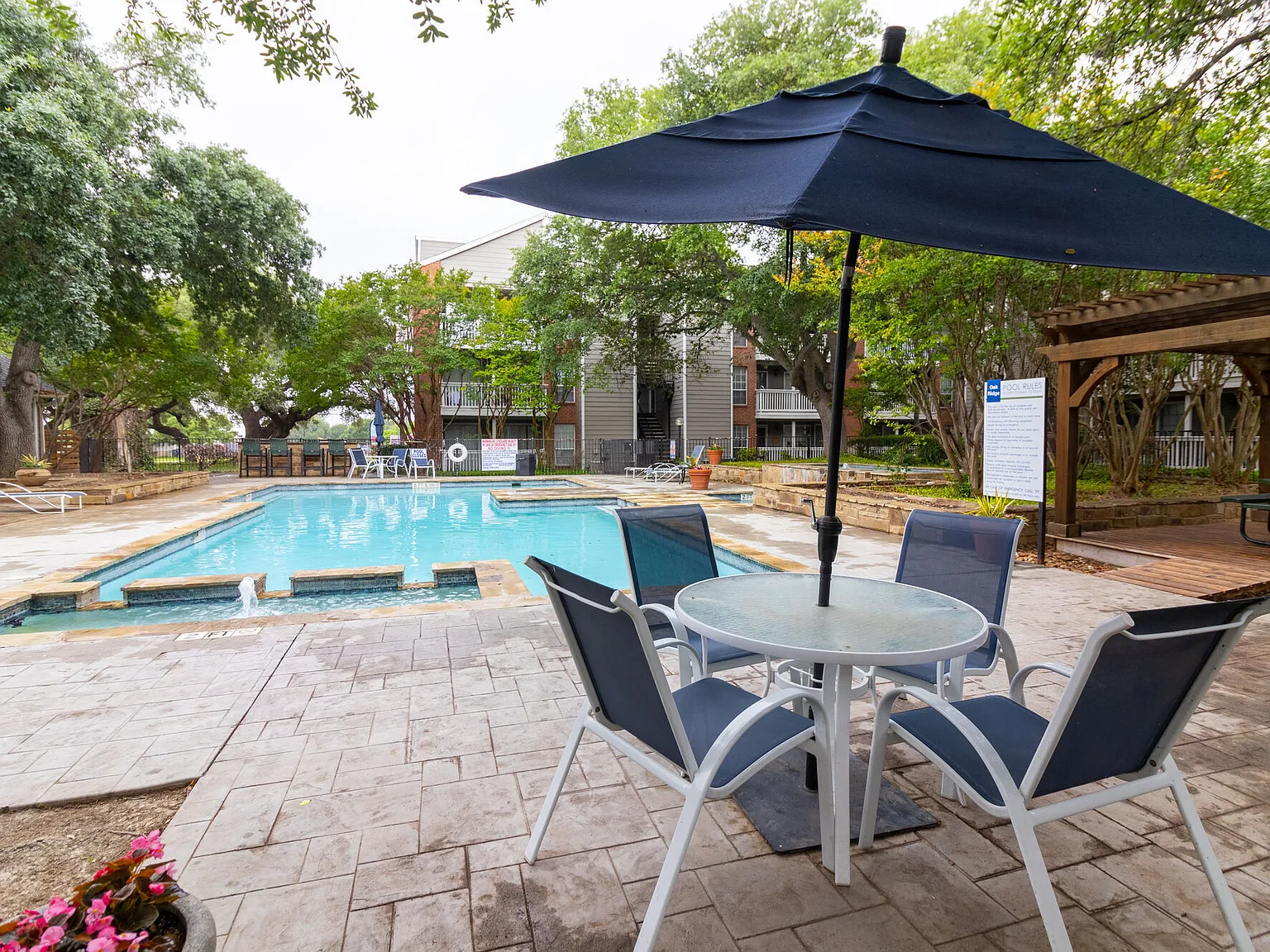 Oak Ridge Apartments — Photo 4