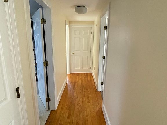 3rd image of 25 Bath Ln