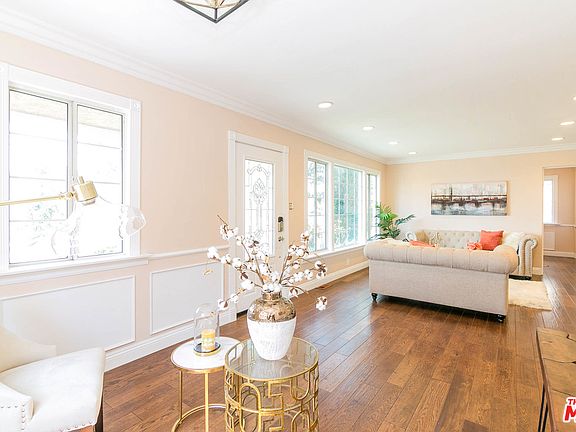 5th image of 3039 Santa Carlotta St