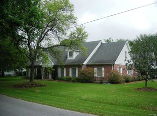 701 4th St, Gueydan, LA 70542
