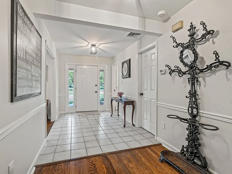 341 Crum Creek Ln — Photo 10