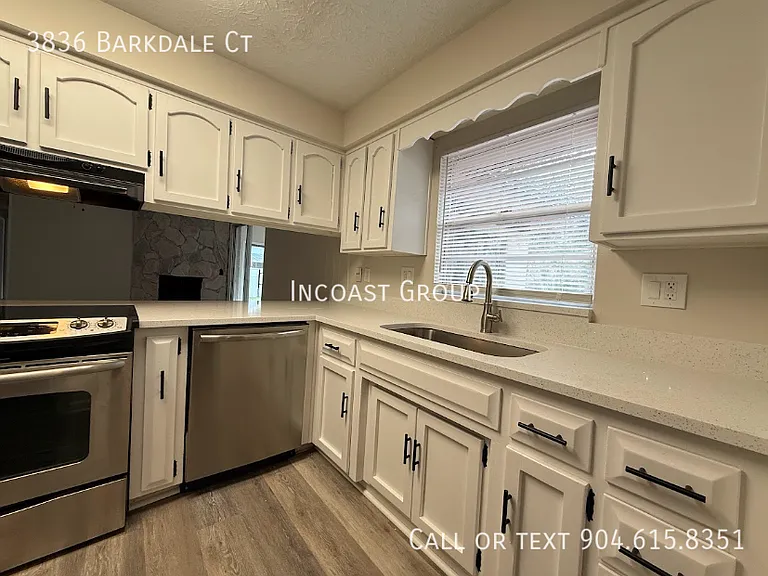 3836 Barkdale Ct — Photo 5