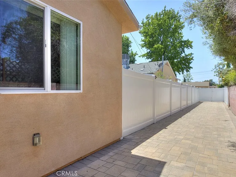 6954 Jellico Ave — Photo 12