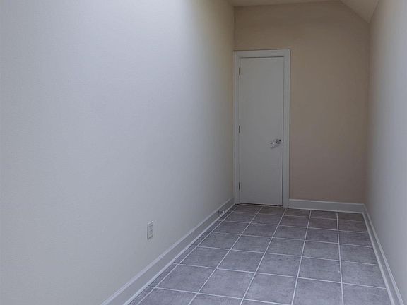 3rd image of 104 Jacob Ct