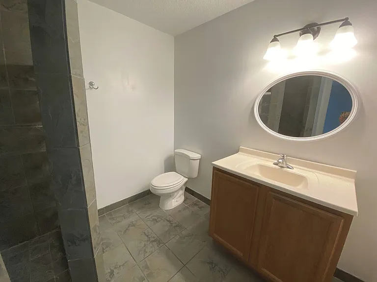 695 A1a N #126 — Photo 11