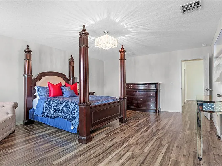 3211 Turret Dr — Photo 17