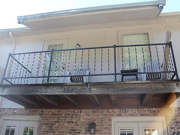 3rd image of 863 Parkway Dr