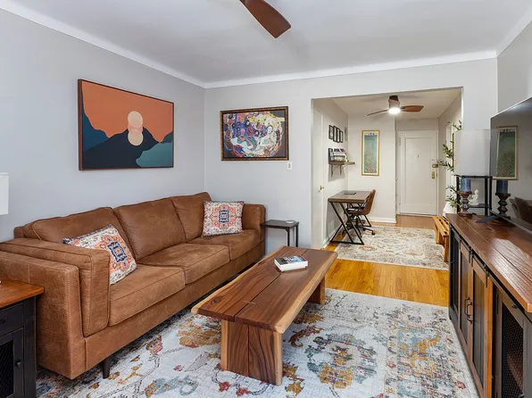 61 Oliver St APT 3T, Brooklyn, NY 11209
