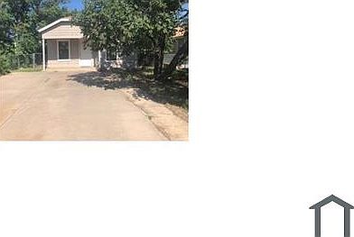 1st image of 402 Crockett St