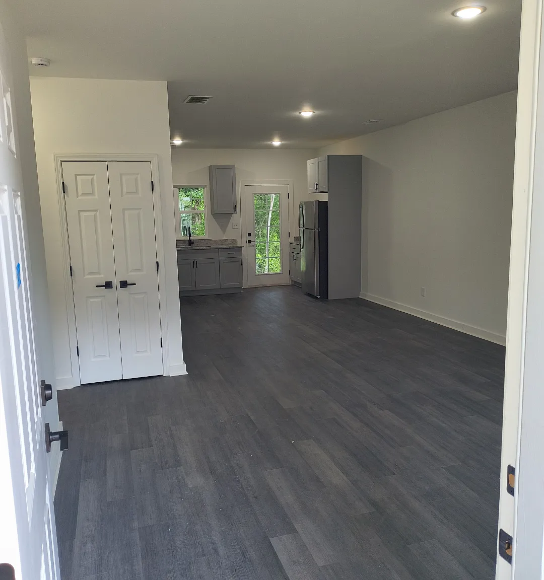 2 bed, 960 sqft, $1,400 — Photo 2