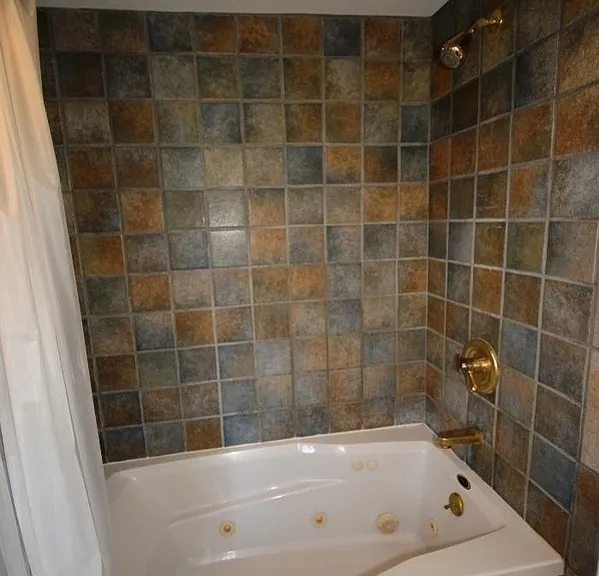 208 Avondale Cir — Photo 15