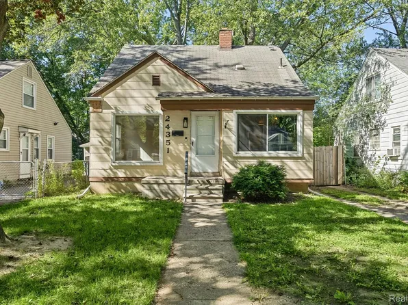 24351 Parklawn St, Oak Park, MI 48237