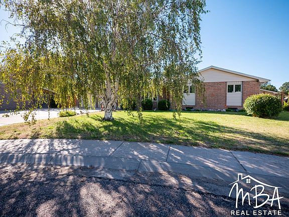 3rd image of 2207 Sioux Dr