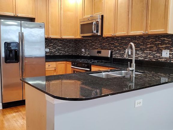 3rd image of 2355 W Congress Pkwy APT 2
