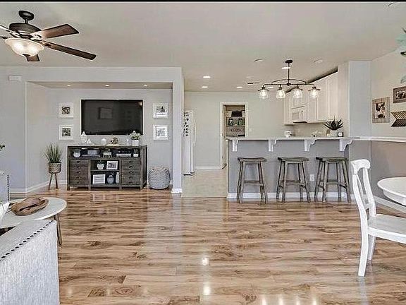 2nd image of 1638 Allen Cir