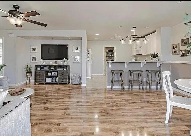 1638 Allen Cir — Photo 2