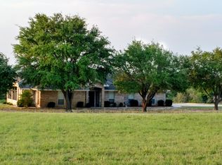 537 Lake Valley Dr, La Vernia, TX 78121