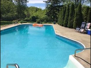 21297 Carlton Ave, Cassopolis, MI 49031