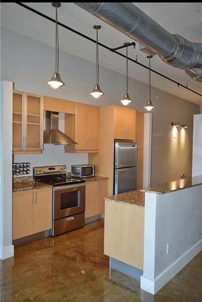 1st image of 180 NE 4th Ave APT 208