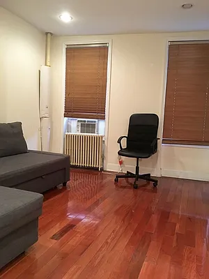 Rented by Urban Real Estate Property Group Inc | media 33