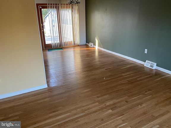 5th image of 103 Embleton Rd