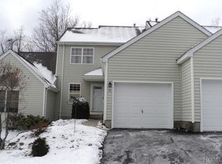39 Prestwick Ct, Poughkeepsie, NY 12603